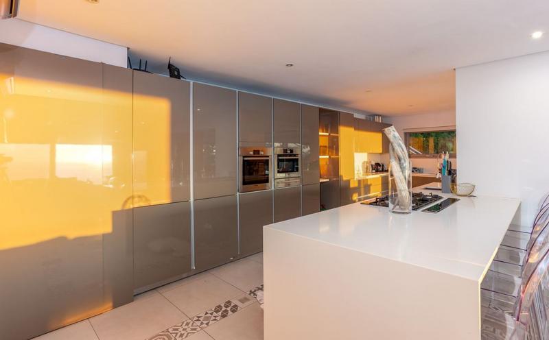 8 Bedroom Property for Sale in Llandudno Western Cape